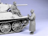 Т-35045 Советские танковые офицеры зима 1941-42. Две фигуры.