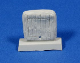 RE35-137 Cooler mask with Canvas Cover for “Einheitsdiesel”