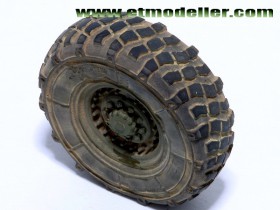 ER35-045 Modern US M1083 FMTV Standard Cargo Truck Weighted Road Wheels