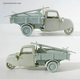 LW35213 Borgward Goliath F.400 Dreirad Pritsche (with Funeral Cargo)