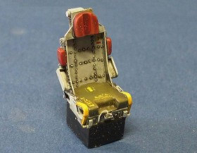 LA4805  F-100 Seats set (without Belt)