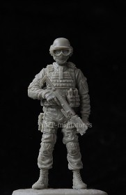 ANT-35-101 Офицер спецназа с Corner Shot. Россия.