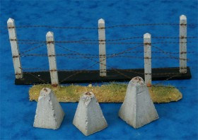 LW35044 dragon teeth, concrete poles and barbwire (Brass and Resin)